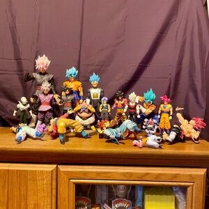 Dragon ball Z figures lot